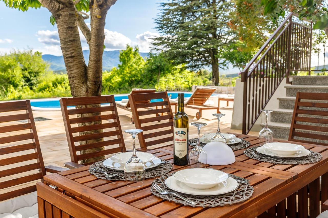Villa Casa Di Oliva-House With Heated Pool & Jacuzzi In Trilj, Croatia Extérieur photo