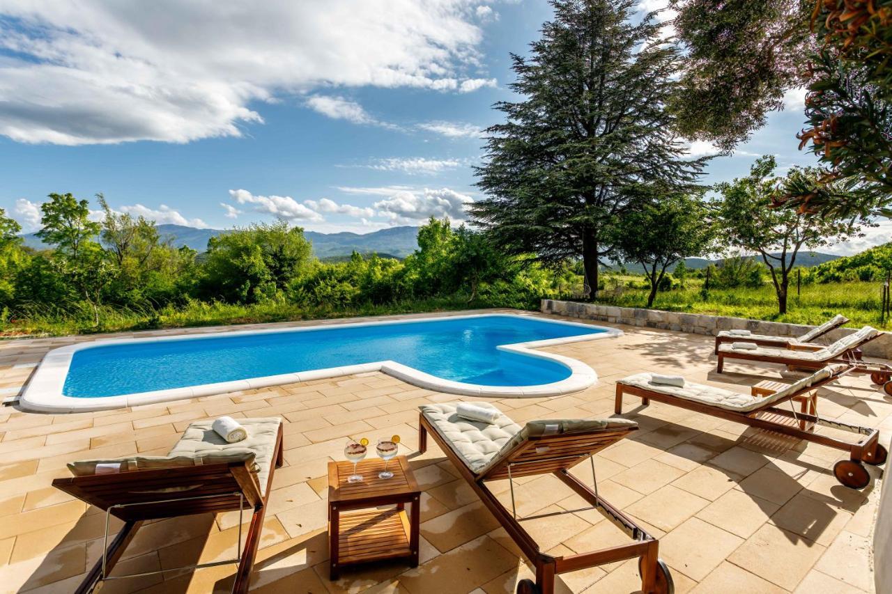 Villa Casa Di Oliva-House With Heated Pool & Jacuzzi In Trilj, Croatia Extérieur photo
